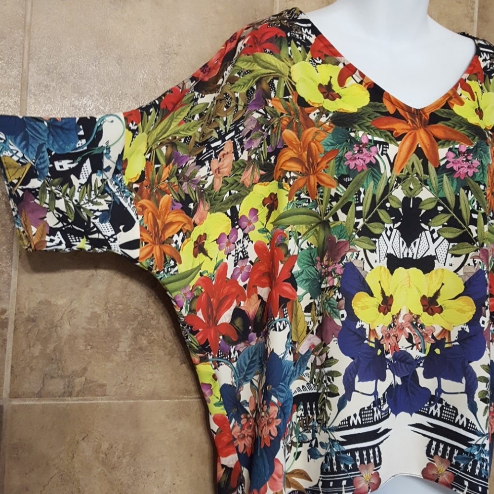 Joseph Ribkoff Top size 8 - Picture 4 of 5